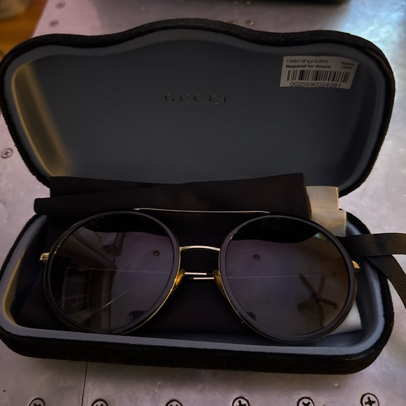 Gucci Gold and Black Round Sunglasses - Picture 1 of 3